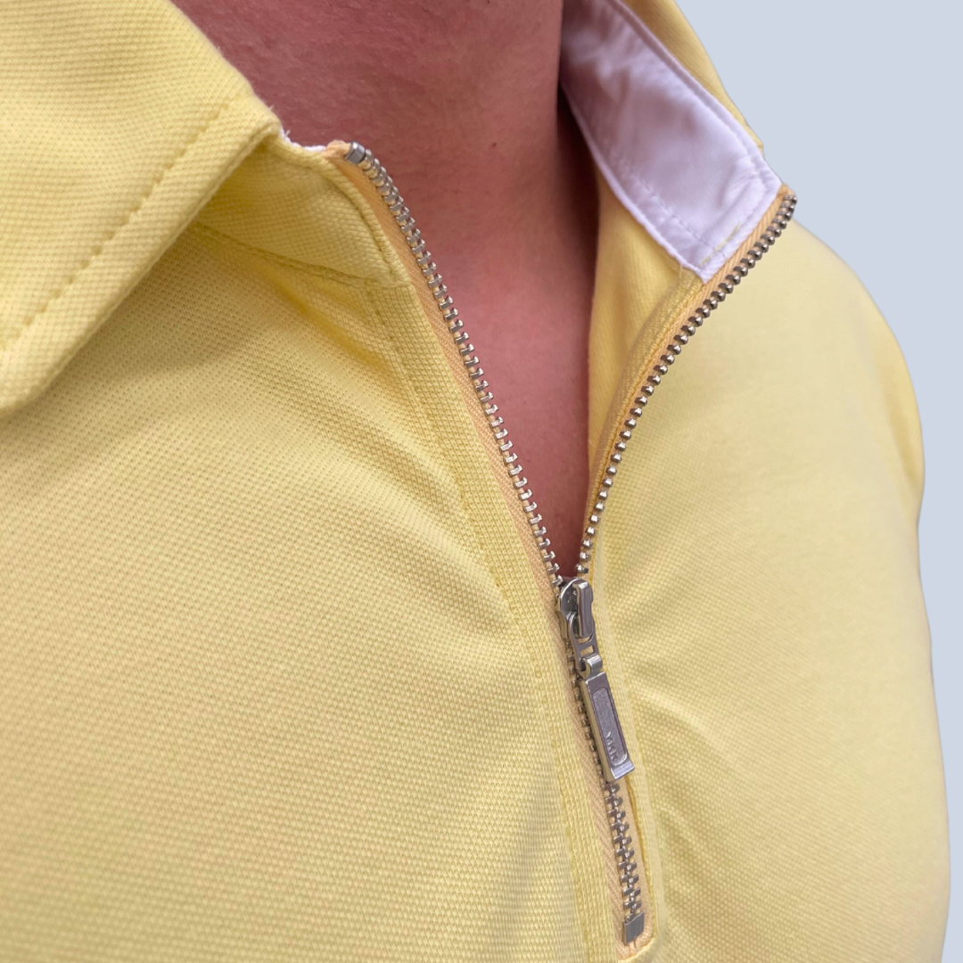 Camiseta Polo amarilla manga corta con cremallera frontal
