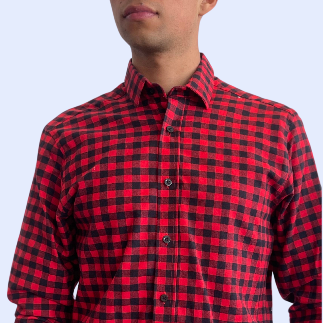 Camisa manga larga a cuadros roja con cuello sport collar