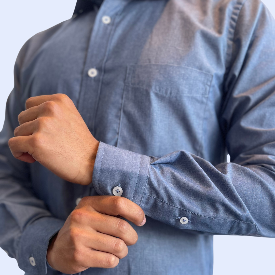 Camisa manga larga a azul con cuello sport collar